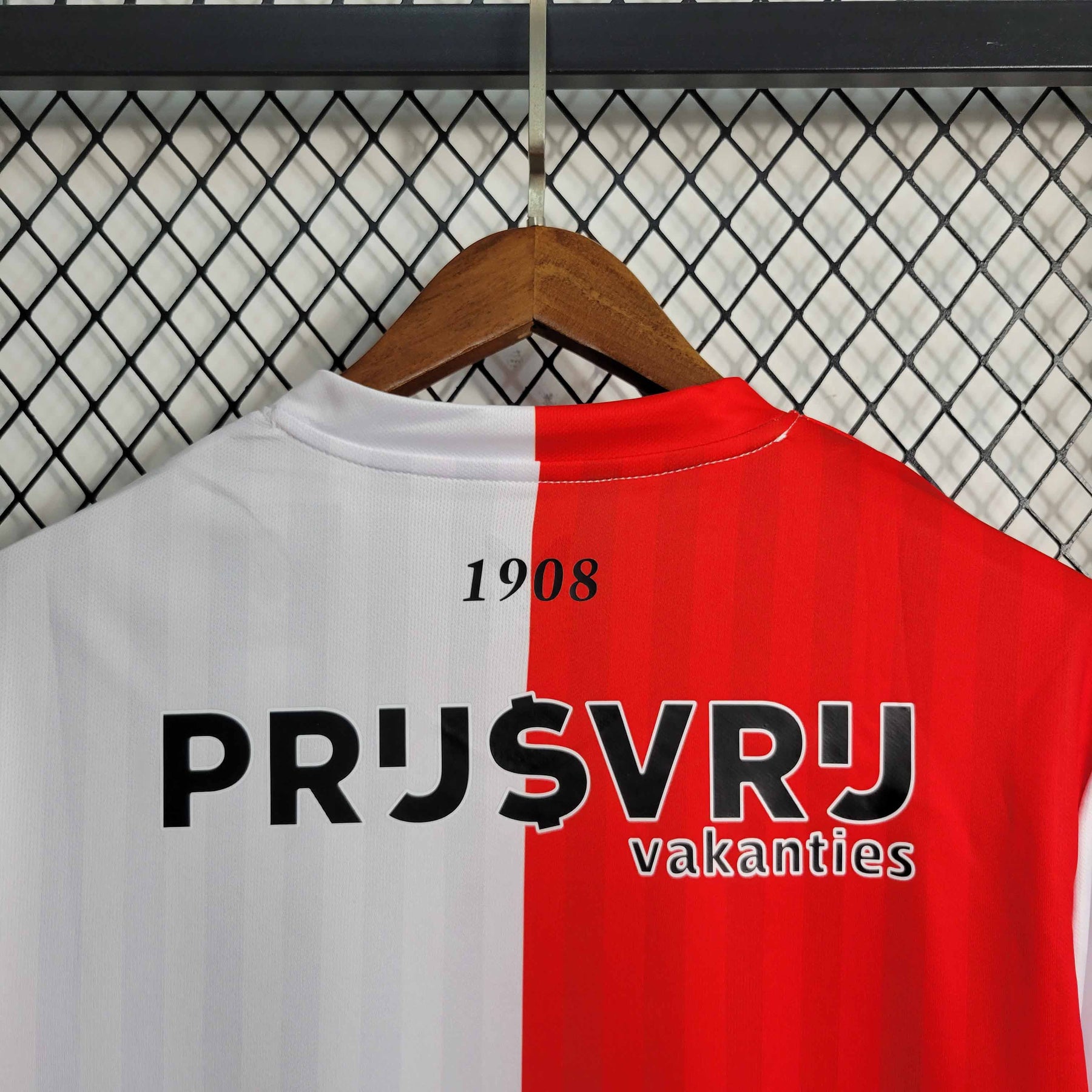 Camisa Feyennord Home 2023/24 - Castore Torcedor Masculina - Branca/Vermelha