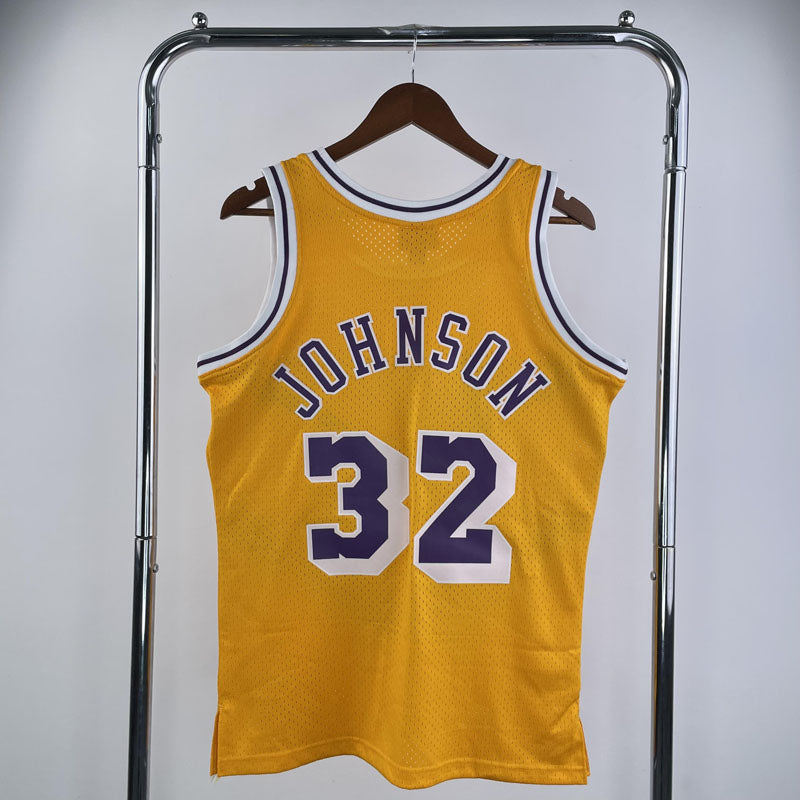 Regata Lakers Retrô Mitchell & Ness 1984/1985 Magic Johnson Amarela