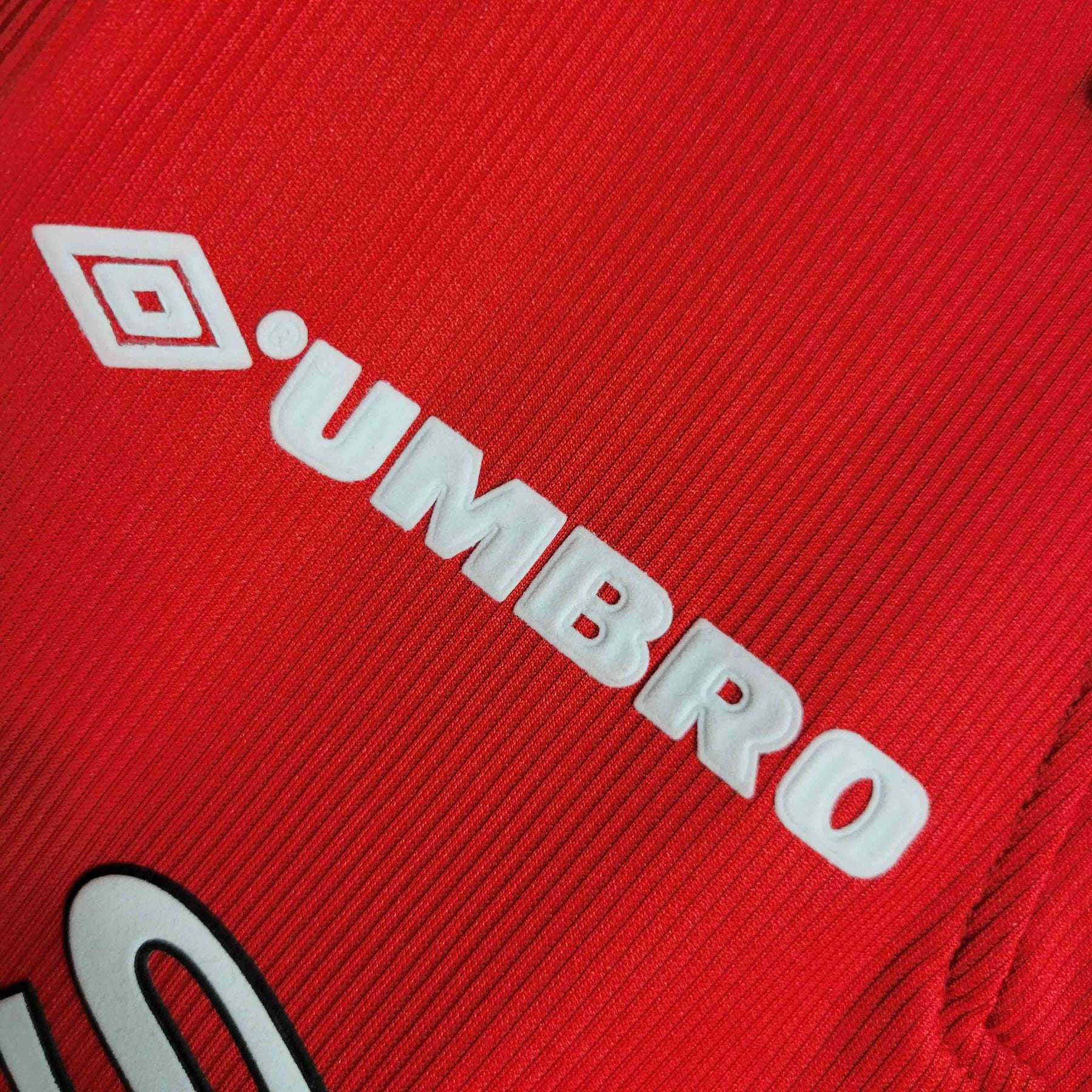 Camisa Manga Longa Manchester United Home 1998/99 - Umbro Retrô Masculina - Vermelha/Branca