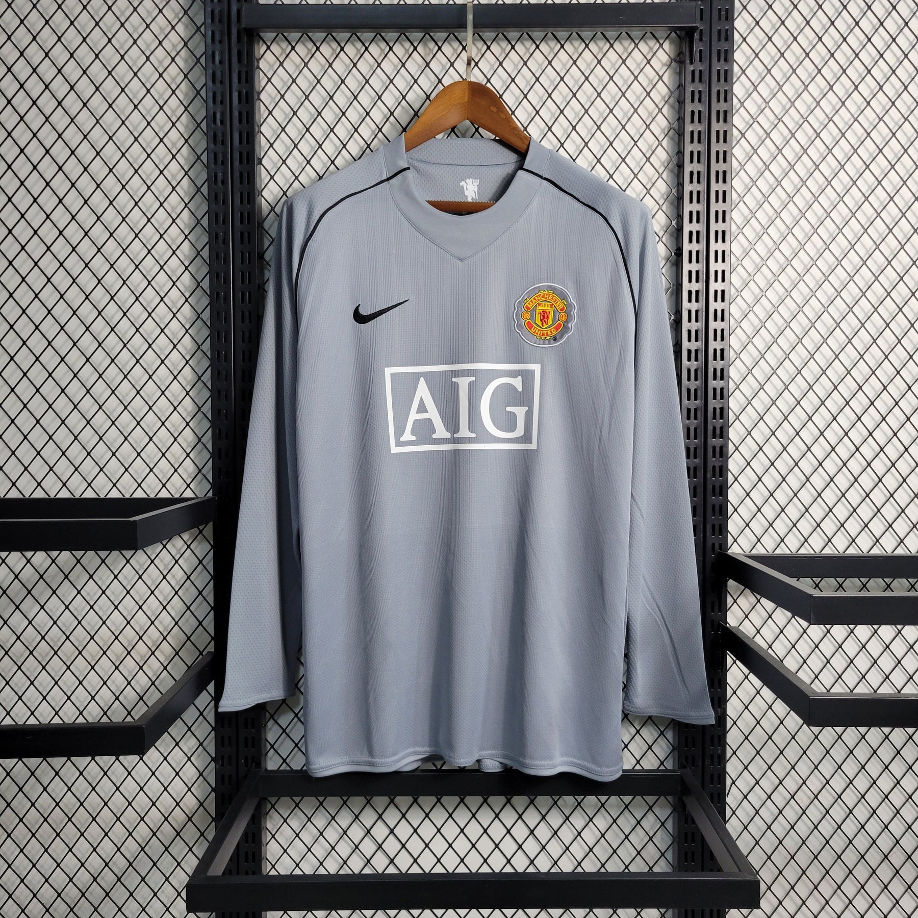 Camisa Manchester United Manga Longa Goleiro 2007/08 - Nike Retrô Masculina - Cinza/Preta