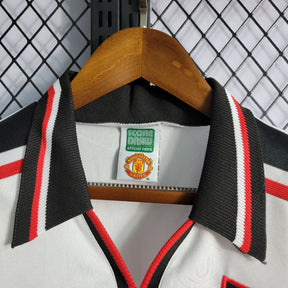 Camisa Manchester United Away 1997/99 - Umbro Retrô Masculina - Branca/Preta