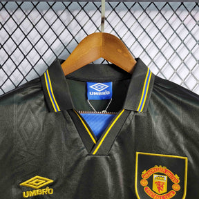 Camisa Manchester United Away 1993/94 - Umbro Retrô Masculina - Preta/Dourada