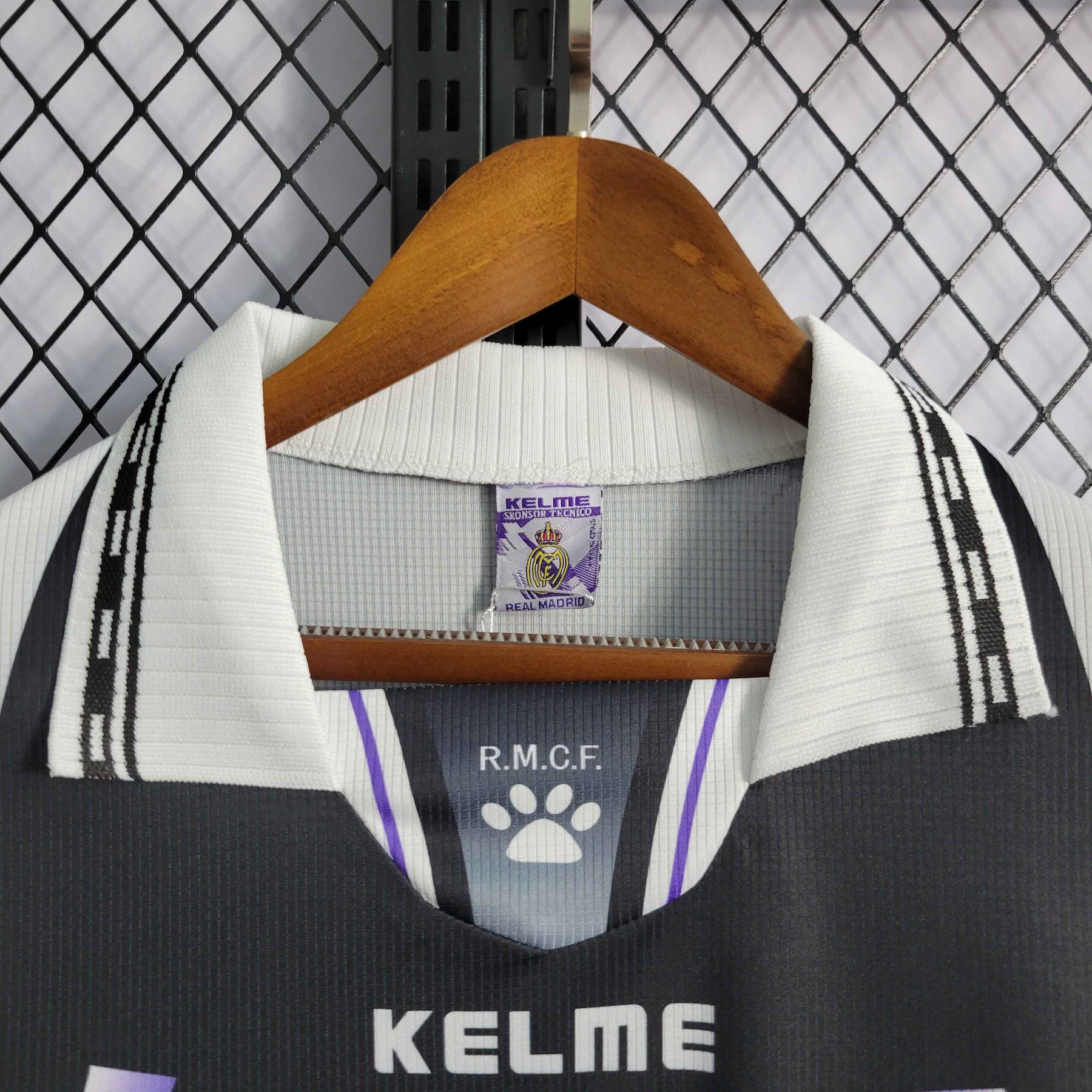 Camisa Real Madrid Third 1996/97 - Kelme Retrô Masculina - Preta/Branca