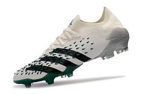 Chuteira Adidas Predator Freak .1 Low EQT