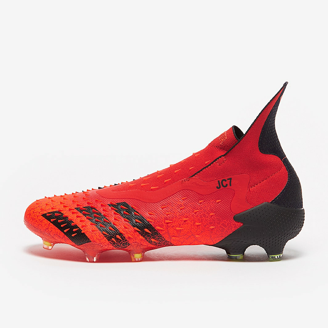 Chuteira Adidas Predator Freak + Meteorite