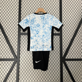 Kit Infantil Seleção Portugal Away 2024/25 - Nike Torcedor - Branca/Azul