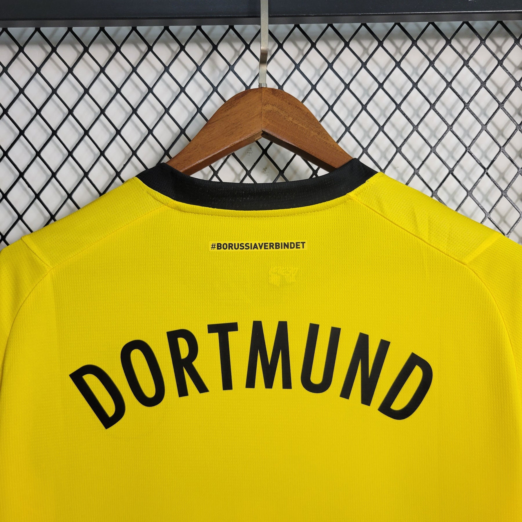 Camisa Borussia Dortmund Home 2023/24 - Puma Torcedor Masculina - Amarela/Preta