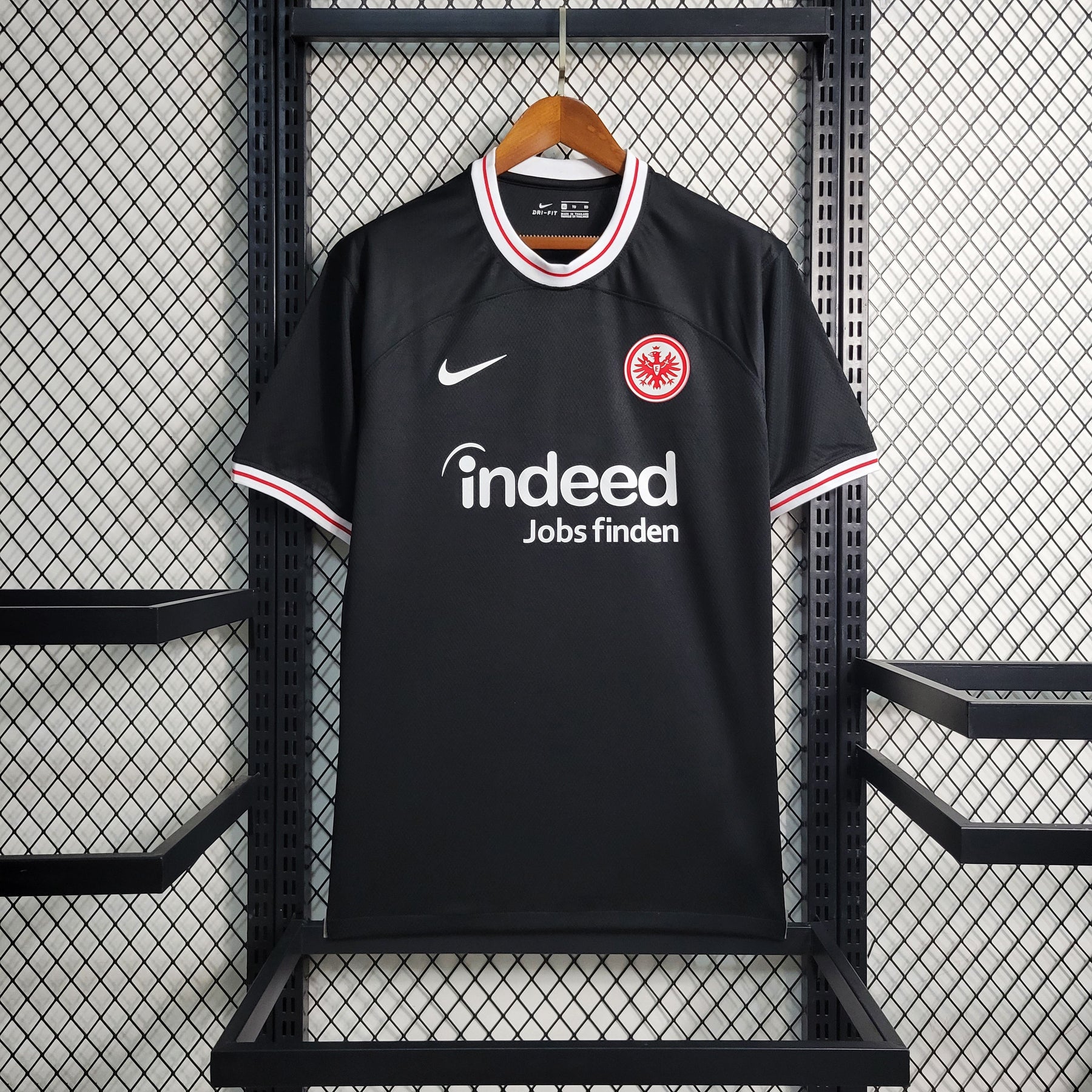 Camisa Frankfurt Home 2023/24 - Nike Torcedor Masculina - Preta/Vermelha