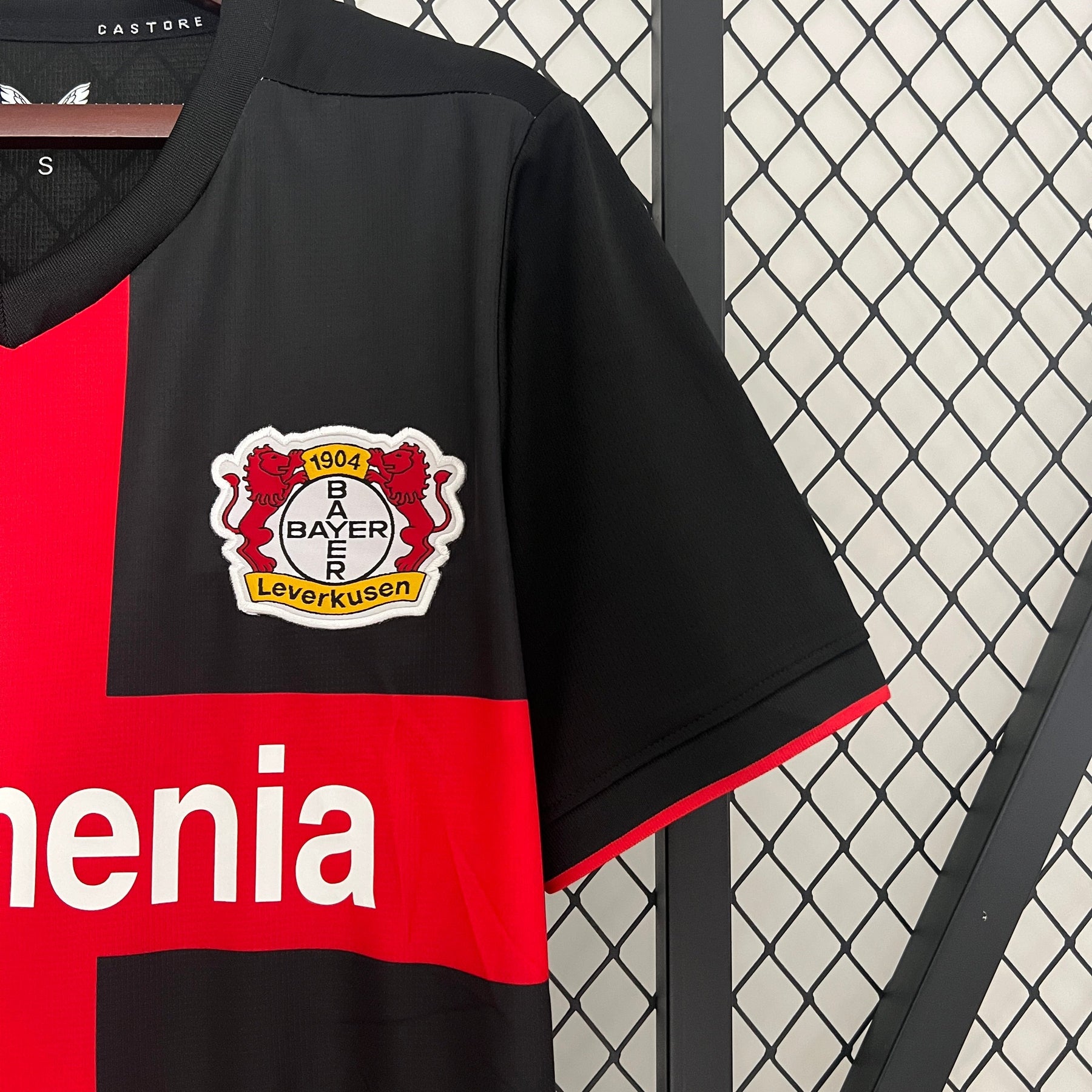 Camisa Bayer Leverkusen Away 2023/24 - Castore Torcedor  Masculina - Preta/Vermelha