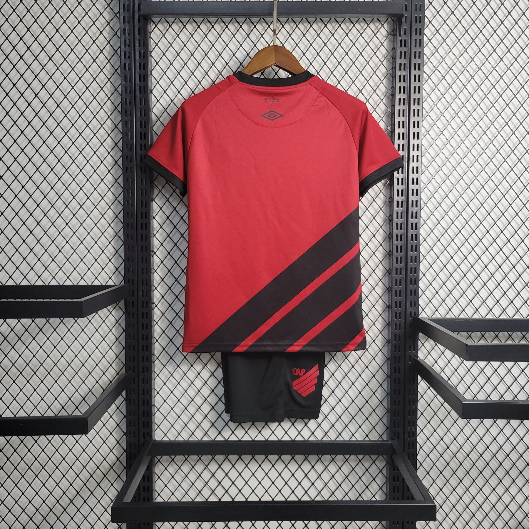 Kit Infantil Athletico Paranaense Home 2023/24 - Umbro Torcedor - Vermelha/Preta