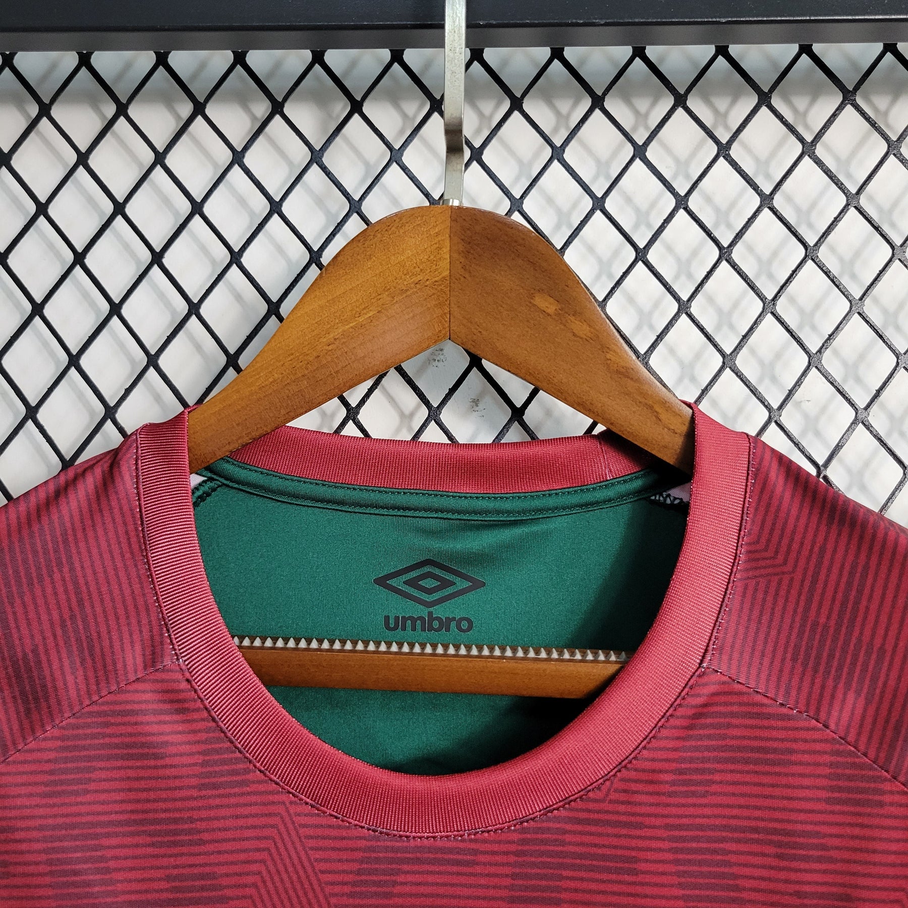 Camisa Fluminense Treino 2023/24 - Umbro Torcedor Masculina - Verde/Bordo