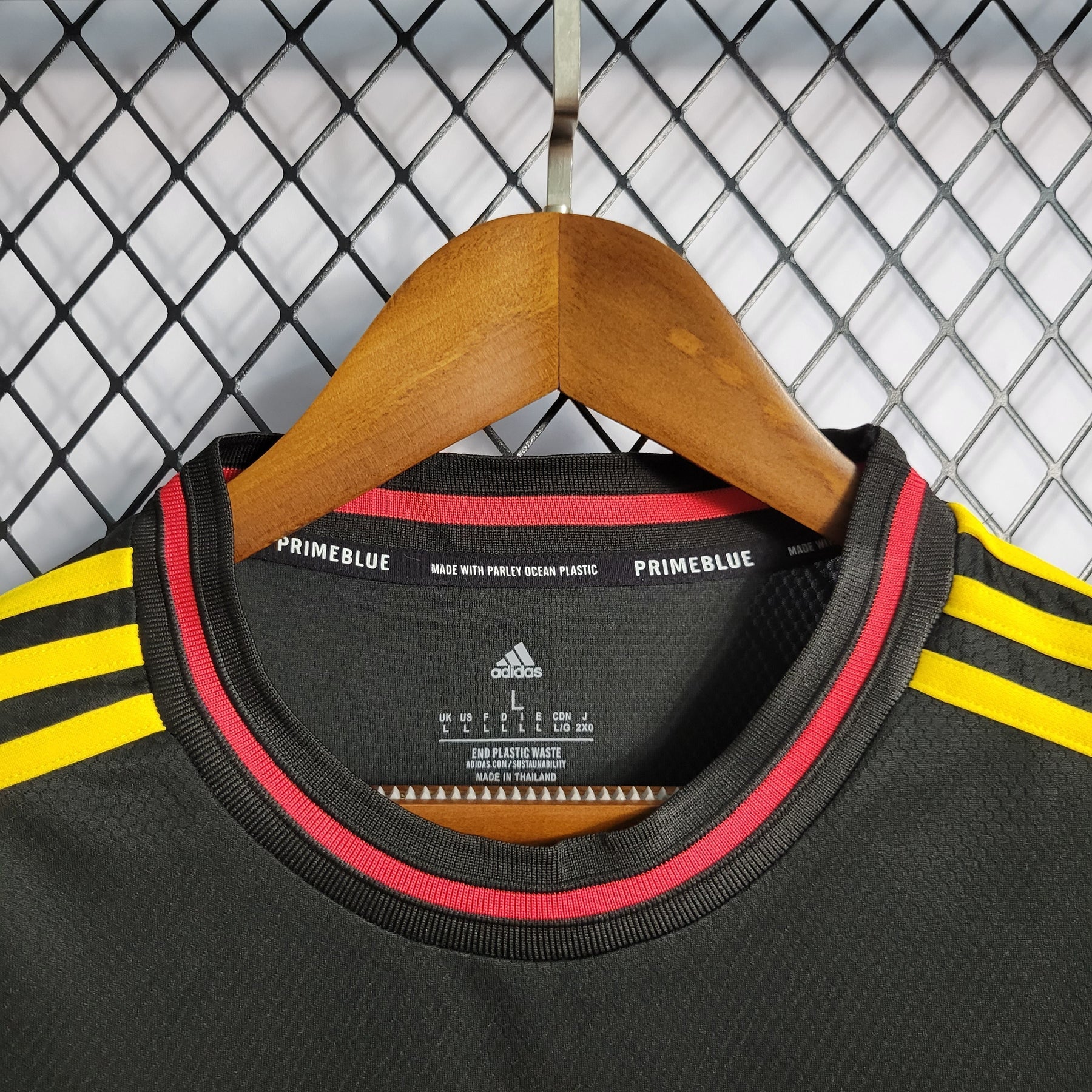 Camisa Seleção Bélgica Away 2022/23 - Adidas Torcedor Masculina - Preta/Amarela