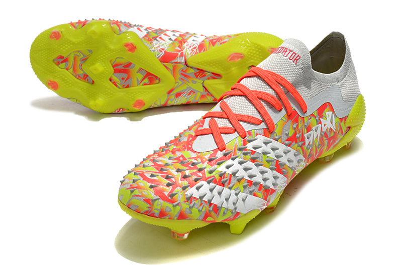 Chuteira Adidas Predator Freak .1 Low Numbers Up