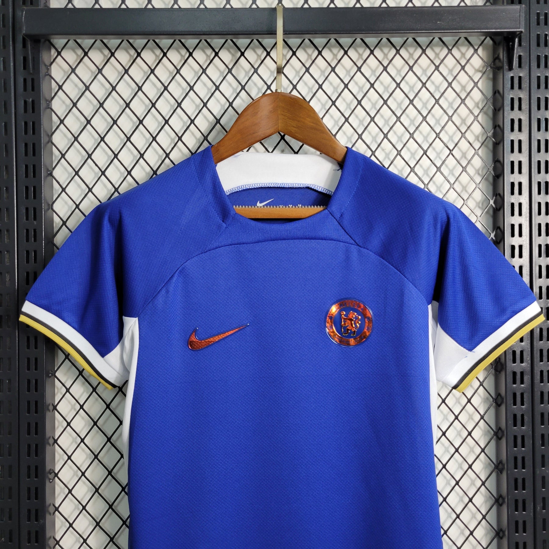 Kit Infantil Chelsea Home 2023/24 - Nike Torcedor - Azul/Dourado