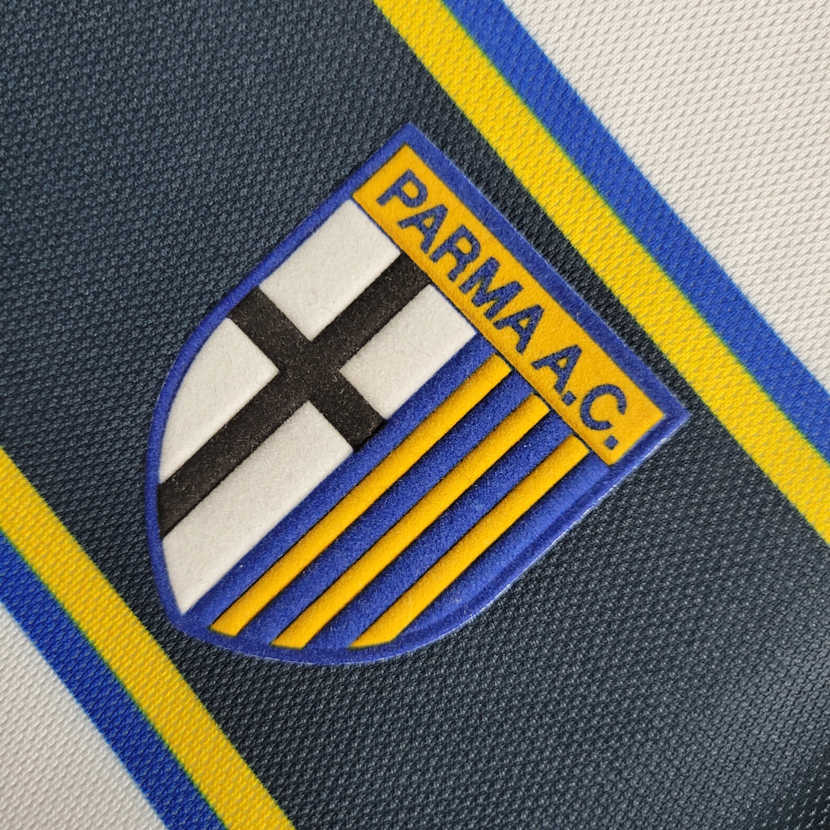 Camisa Parma Away 2002/03 - Champion Retrô Masculina - Branca/Azul