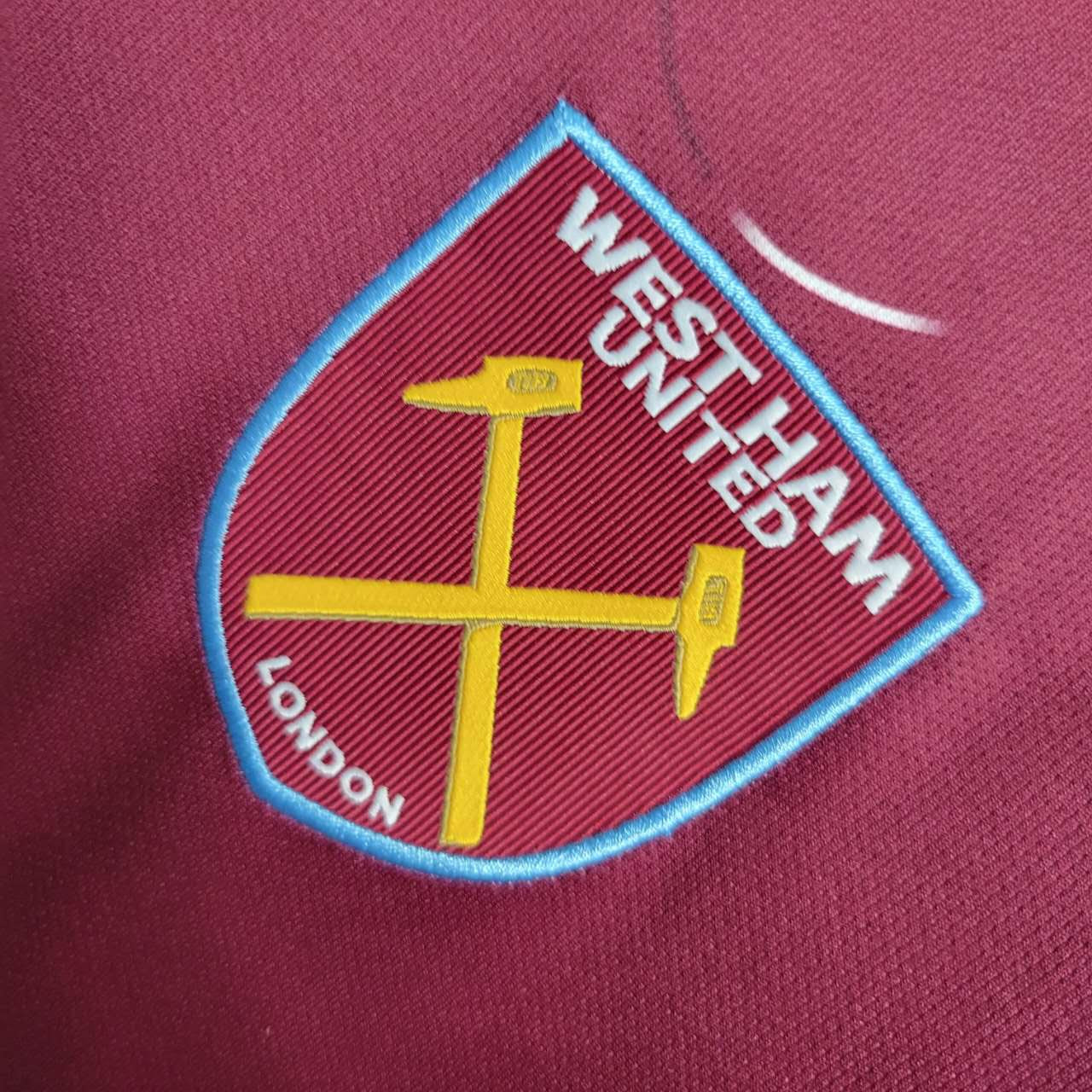 Camisa West Ham Home 2023/24 - Umbro Torcedor Masculina - Bordo/Azul