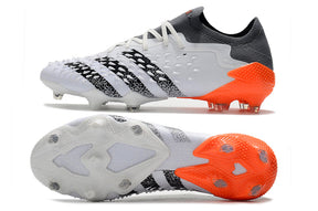 Chuteira Adidas Predator Freak .1 Low White Spark