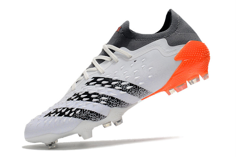 Chuteira Adidas Predator Freak .1 Low White Spark