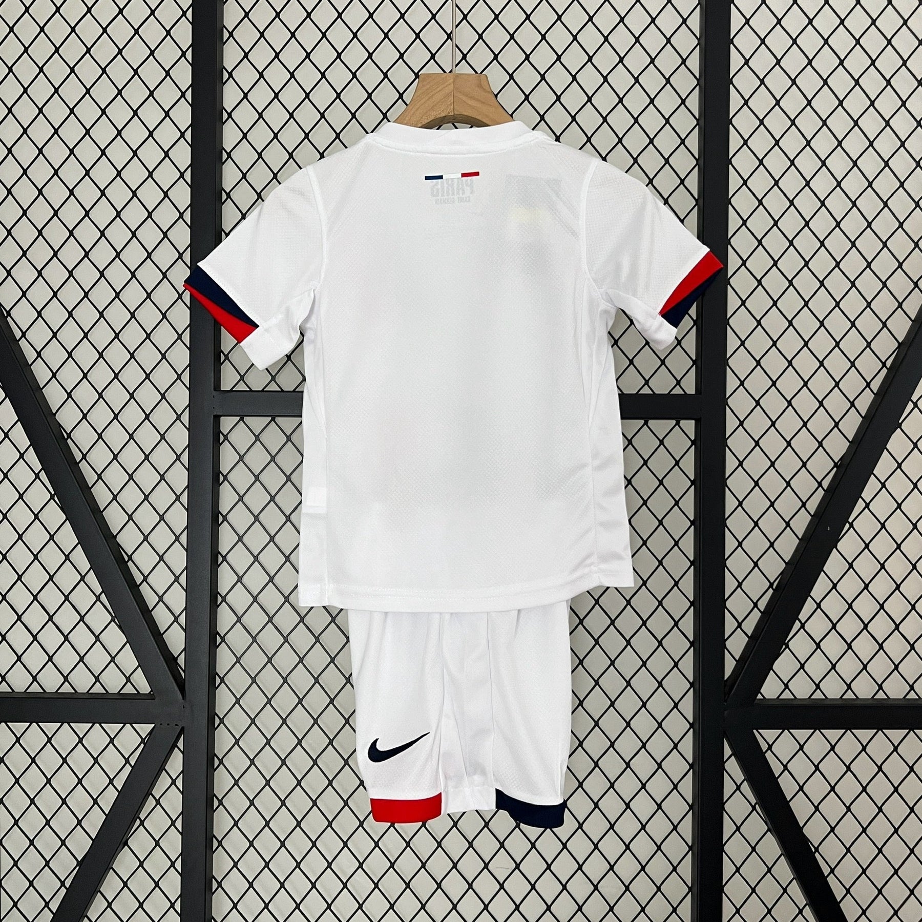 Kit Infantil PSG Away 2024/25 - Nike Torcedor - Branca/Azul