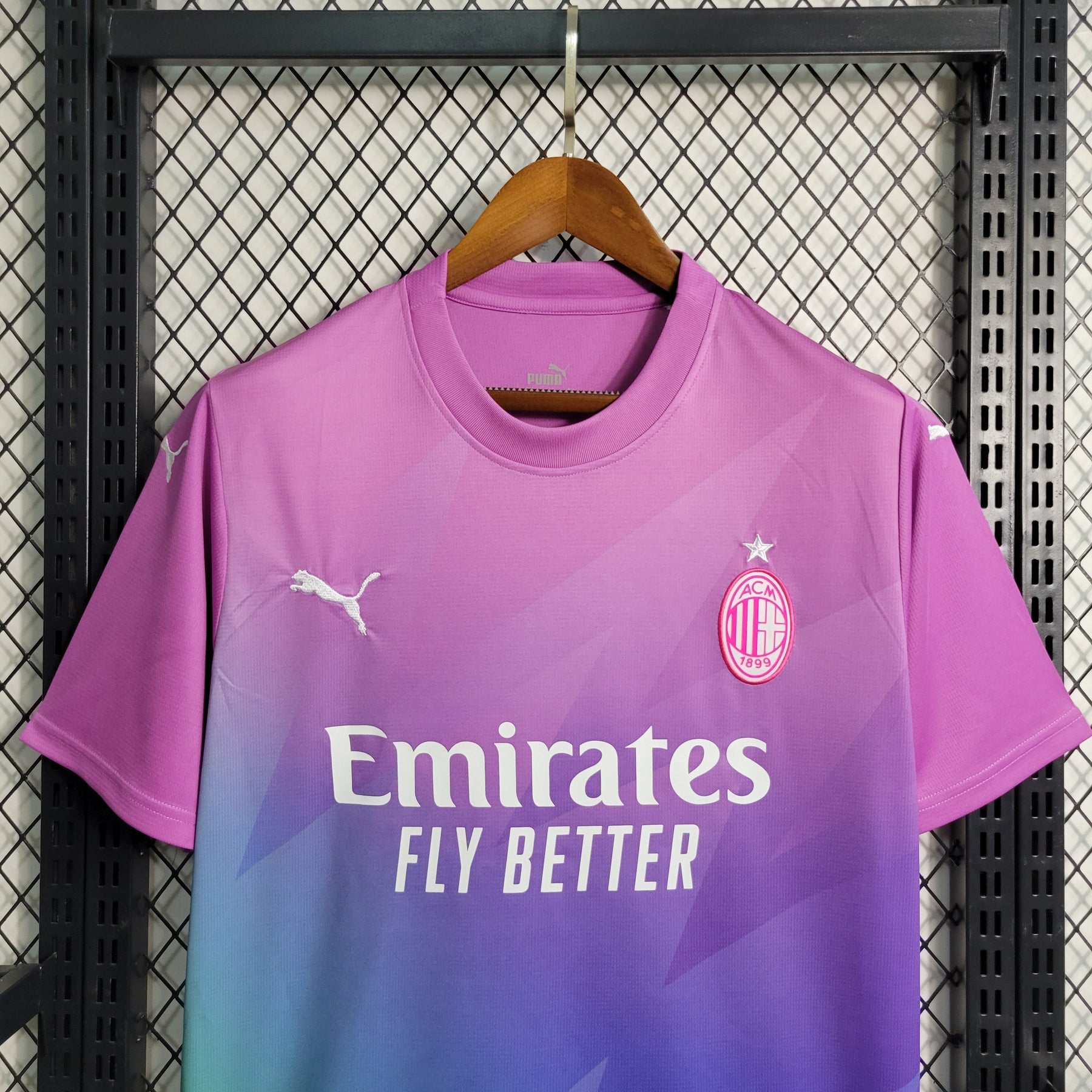 Camisa Milan 2023/24 - Puma Torcedor Masculina - Rosa/Verde