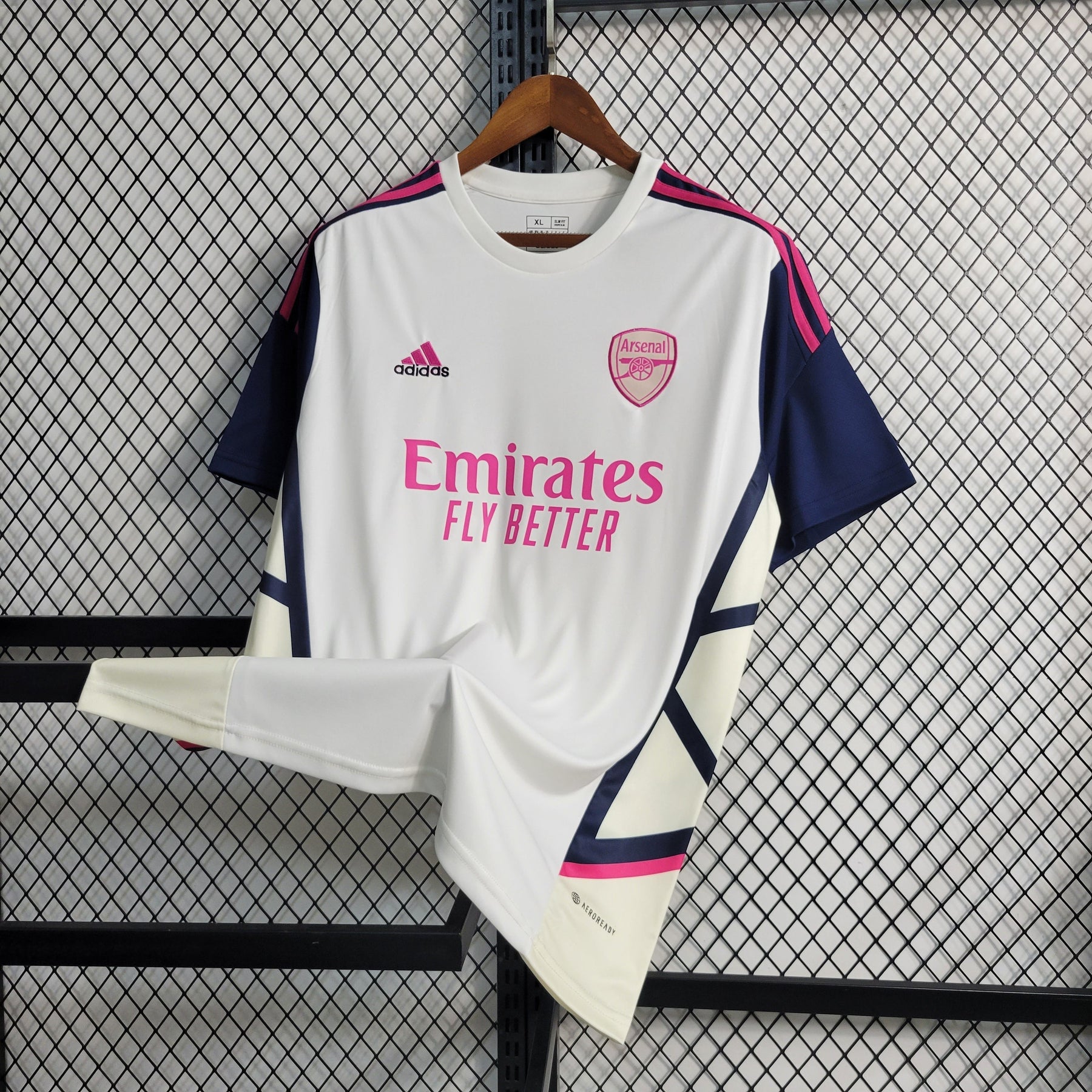 Camisa Arsenal Treino 2023/24 - Adidas Torcedor Masculina - Branca/Rosa