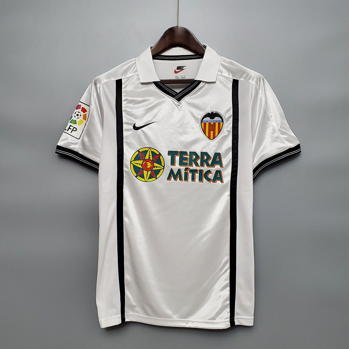 Camisa Valencia Home 2001/02 - Nike Retrô Masculina - Branca/Preta