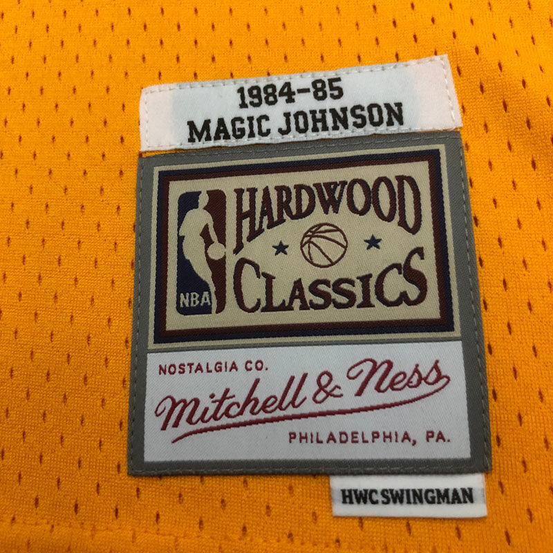 Regata Lakers Retrô Mitchell & Ness 1984/1985 Magic Johnson Amarela