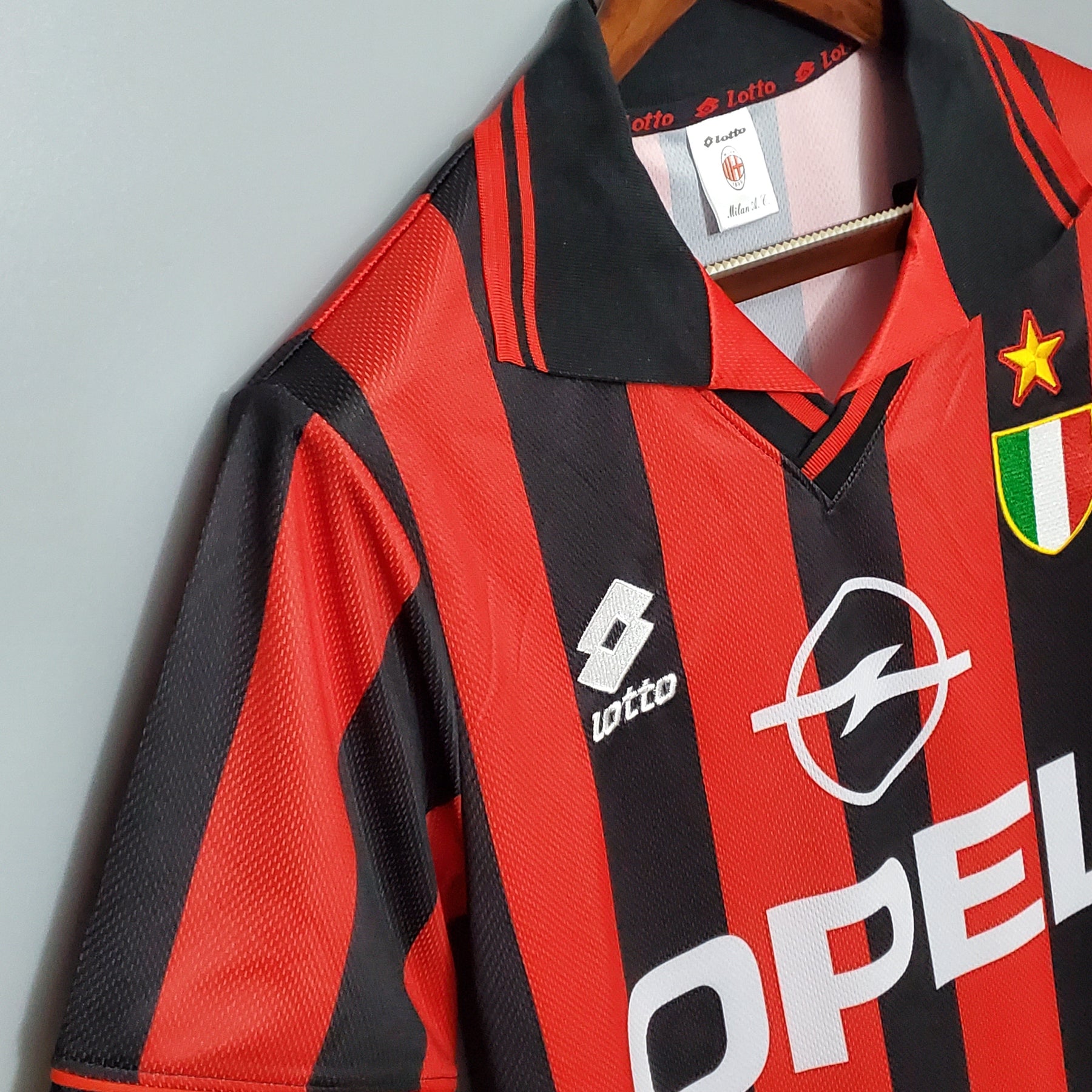 Camisa Milan Home 1996/97 - Lotto Retrô Masculina - Vermelha/Preta