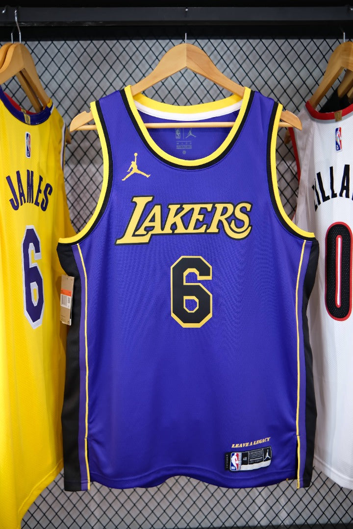 Regata NBA Los Angeles Lakers Statement 22/23 LeBron James 6 Roxa