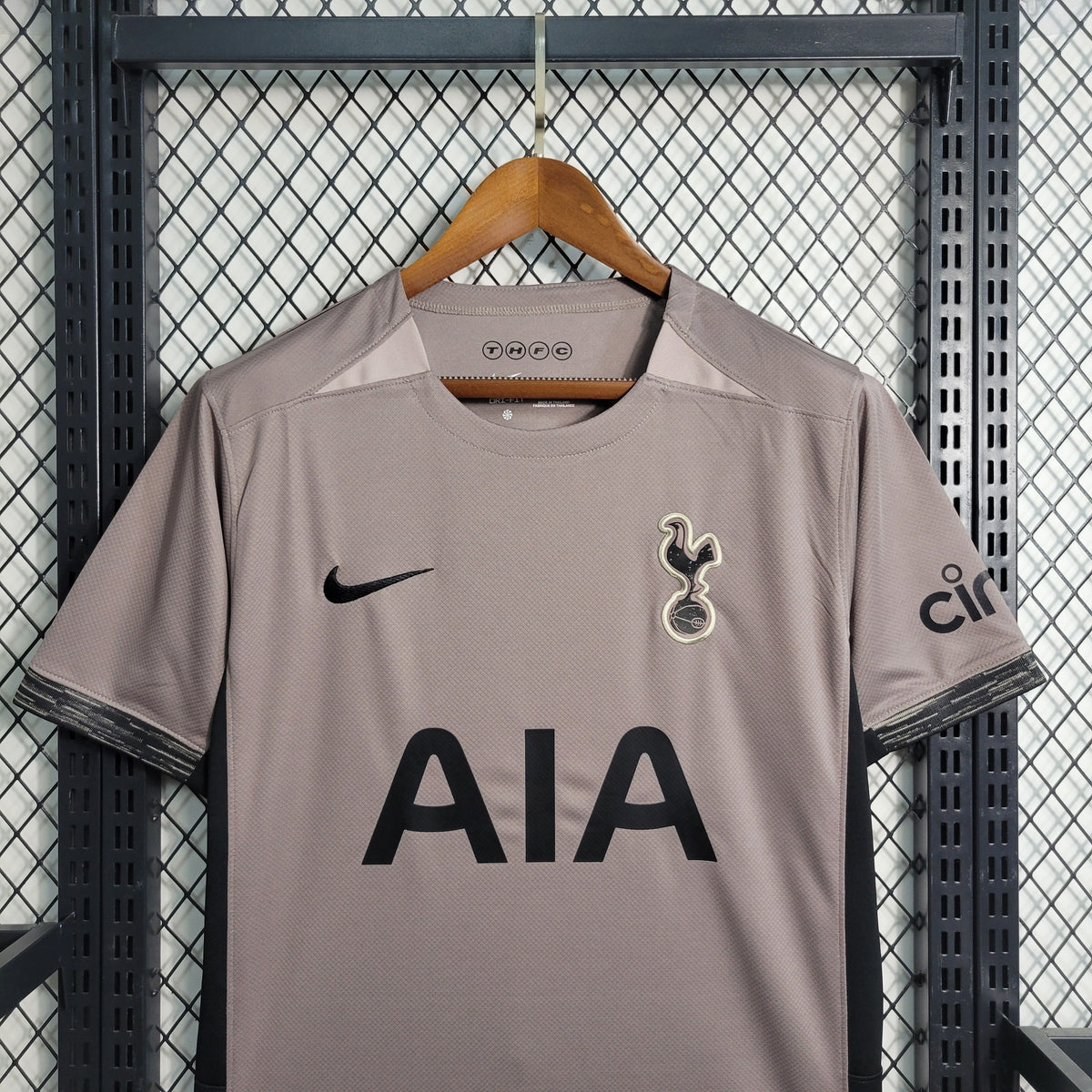 Camisa Tottenham Third 2023/24 - Nike Torcedor Masculina - Cinza/Preta