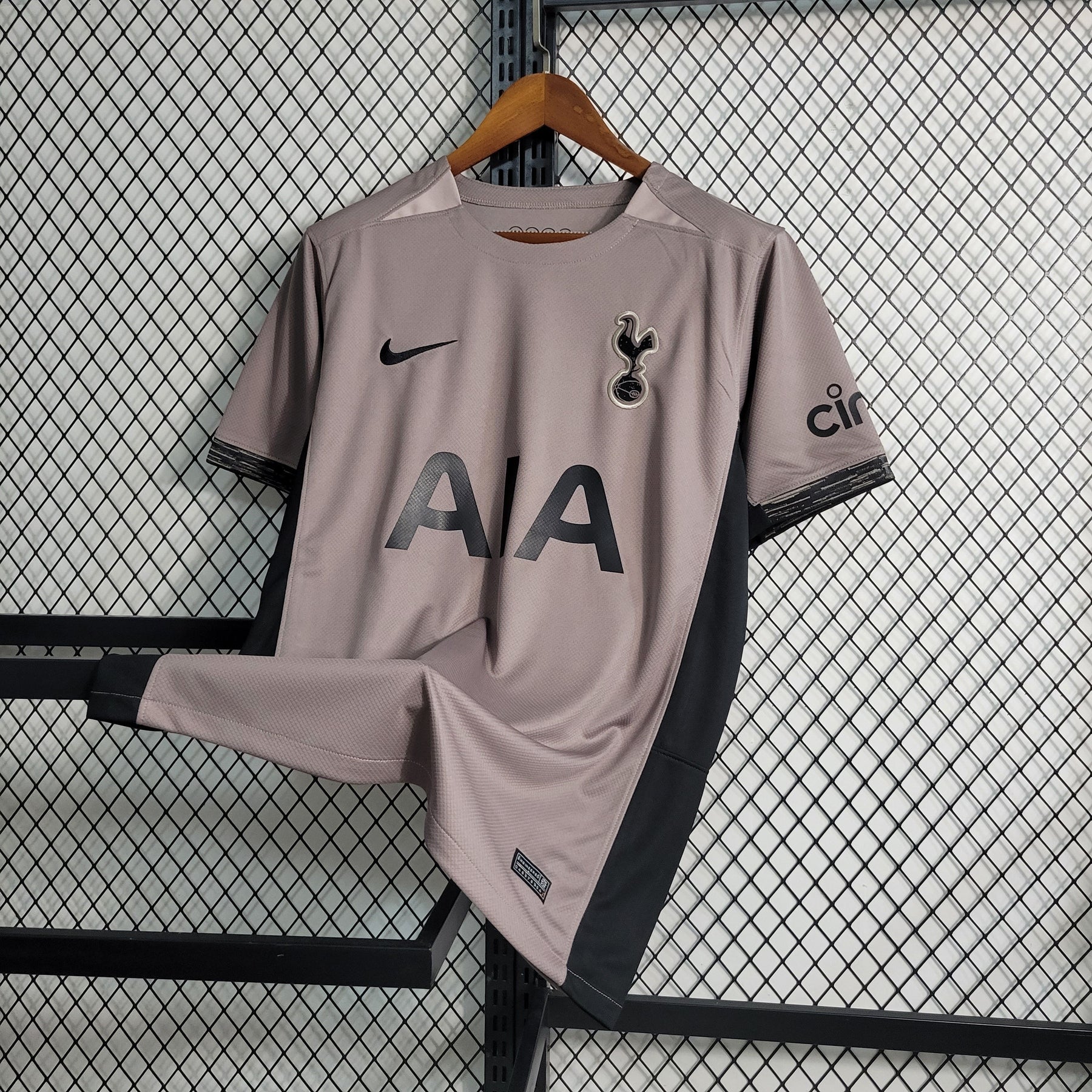 Camisa Tottenham Third 2023/24 - Nike Torcedor Masculina - Cinza/Preta