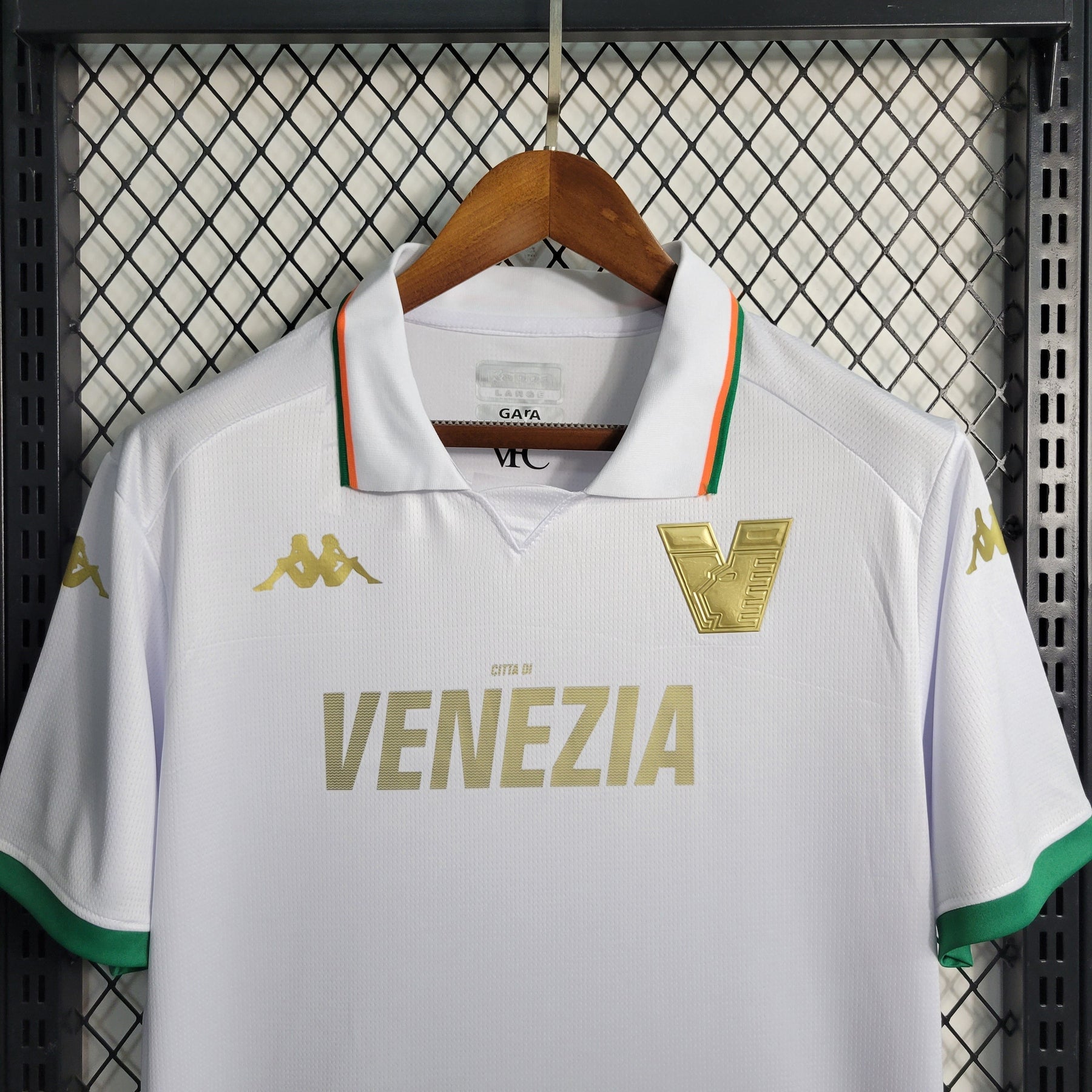 Camisa Venezia Away 2023/24 - Kappa Torcedor Masculina - Branca/Dourada