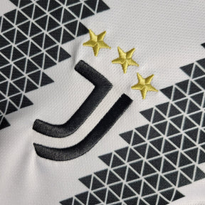 Camisa Juventus Home 2022/23 - Adidas Torcedor Masculina - Branca/Preta