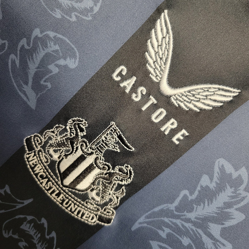 Camisa Newcastle United Edição Especial 130 Anos 2022/23 - Castore Torcedor Masculina - Preta/Azul