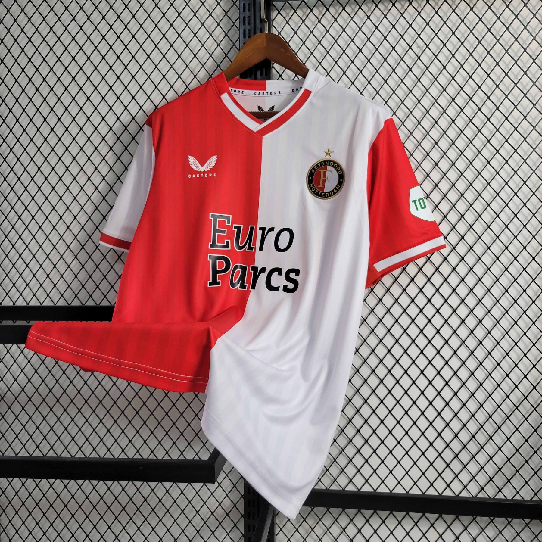 Camisa Feyennord Home 2023/24 - Castore Torcedor Masculina - Branca/Vermelha