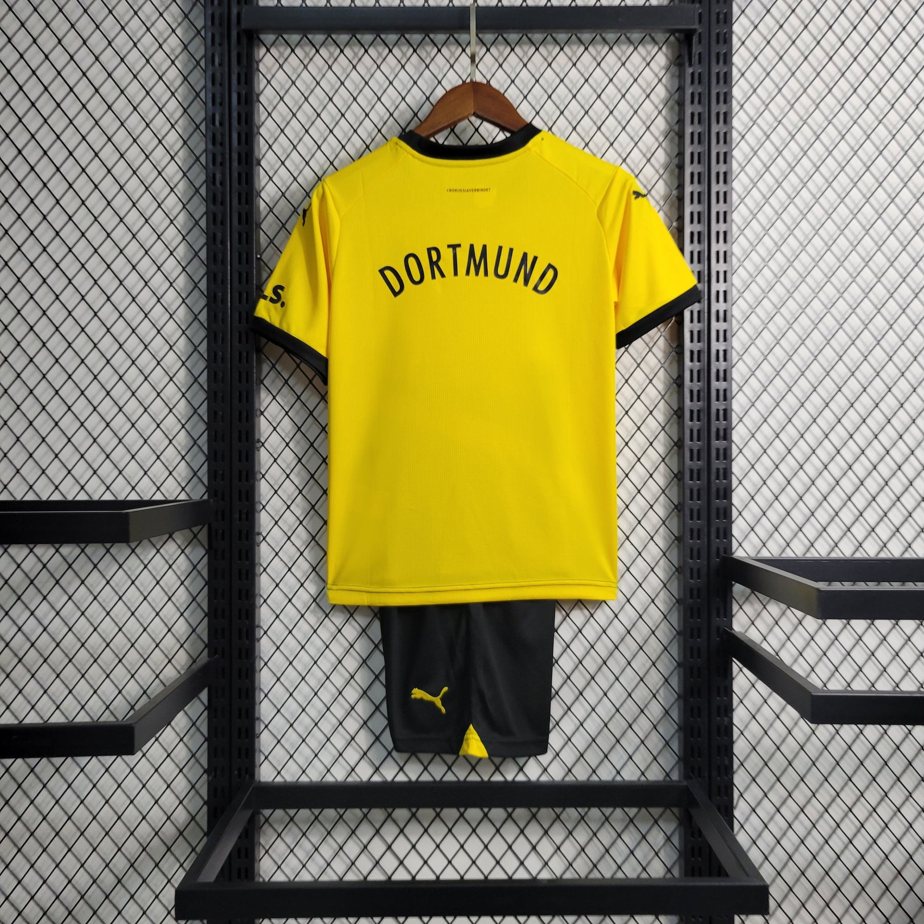 Kit Infantil Borussia Dortmund Home 2023/24 - Puma Torcedor - Amarela/Preta