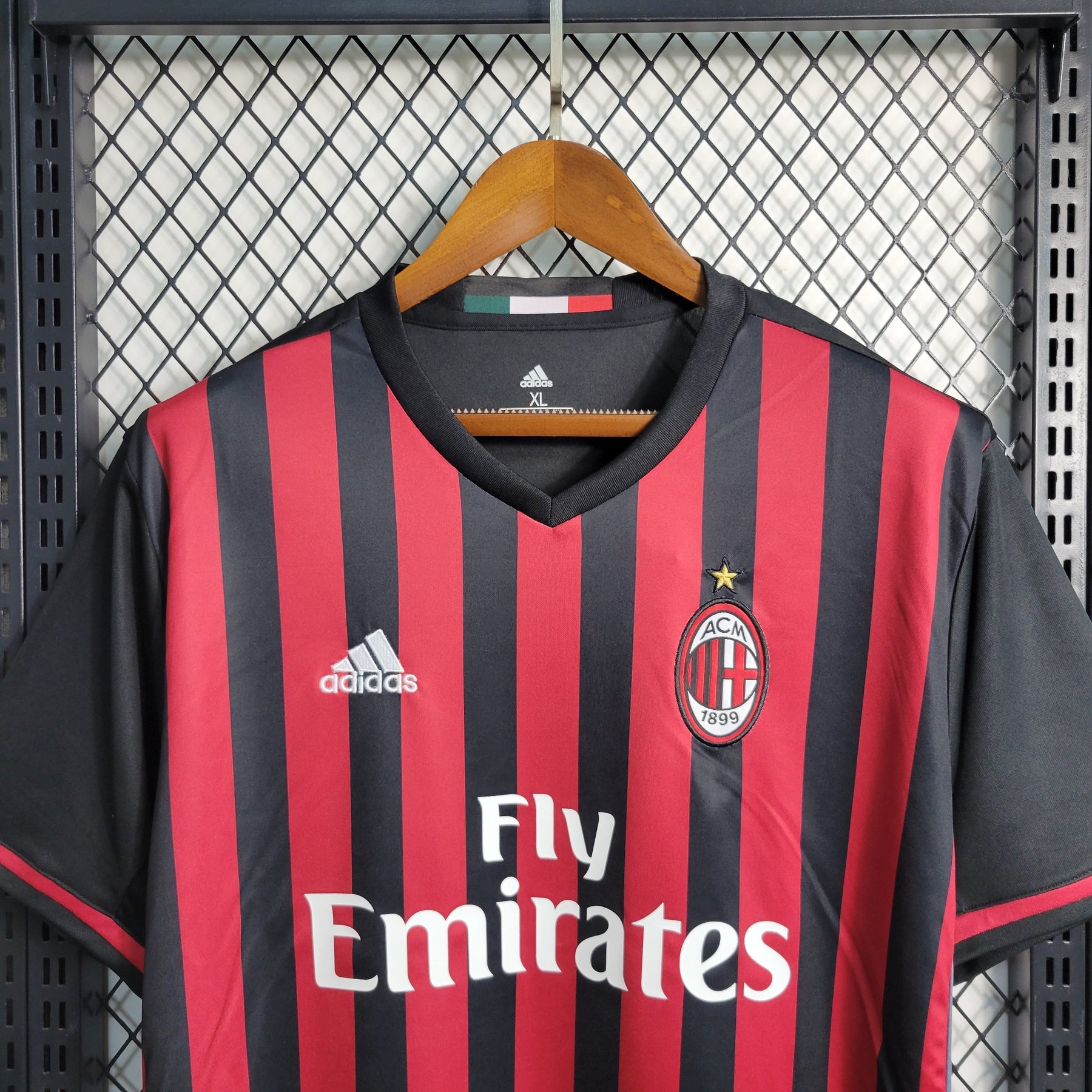 Camisa Milan Home 2016/17 - Adidas Retrô Masculina - Vermelha/Preta