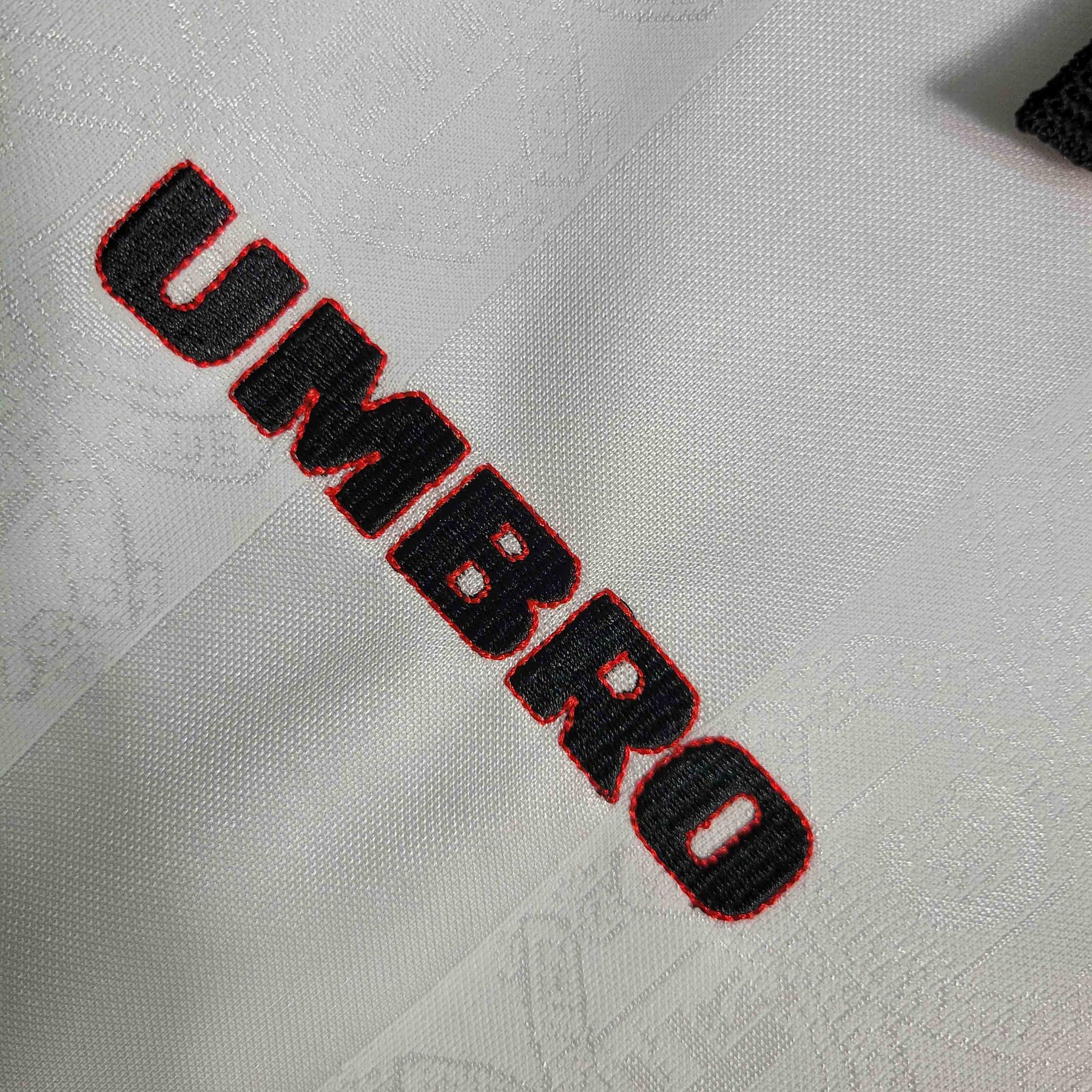 Camisa Manchester United Away 1998/99 - Umbro Retrô Masculina - Branca/Preta