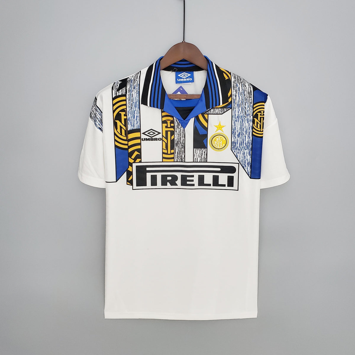 Camisa Inter de Milão Away 1996/97 - Umbro Retrô Masculina - Branca/Azul