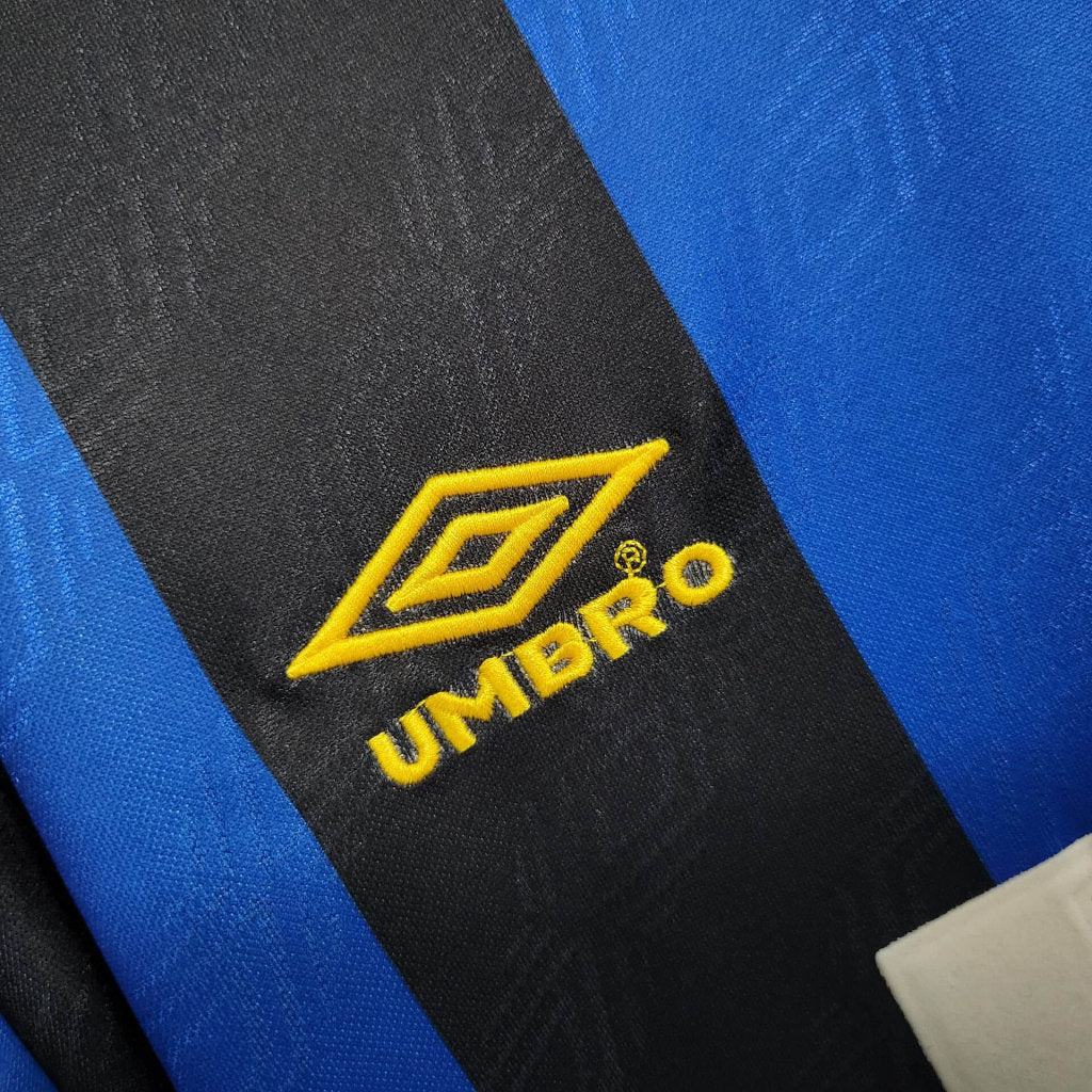 Camisa Inter de Milão 1995/96 - Umbro Retrô Masculina - Azul/Preta