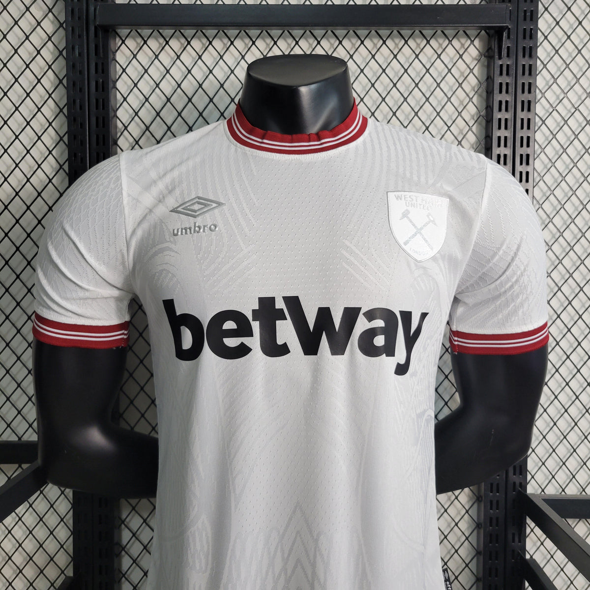 Camisa West Ham Away 2023/24 - Umbro Jogador Masculina - Branca