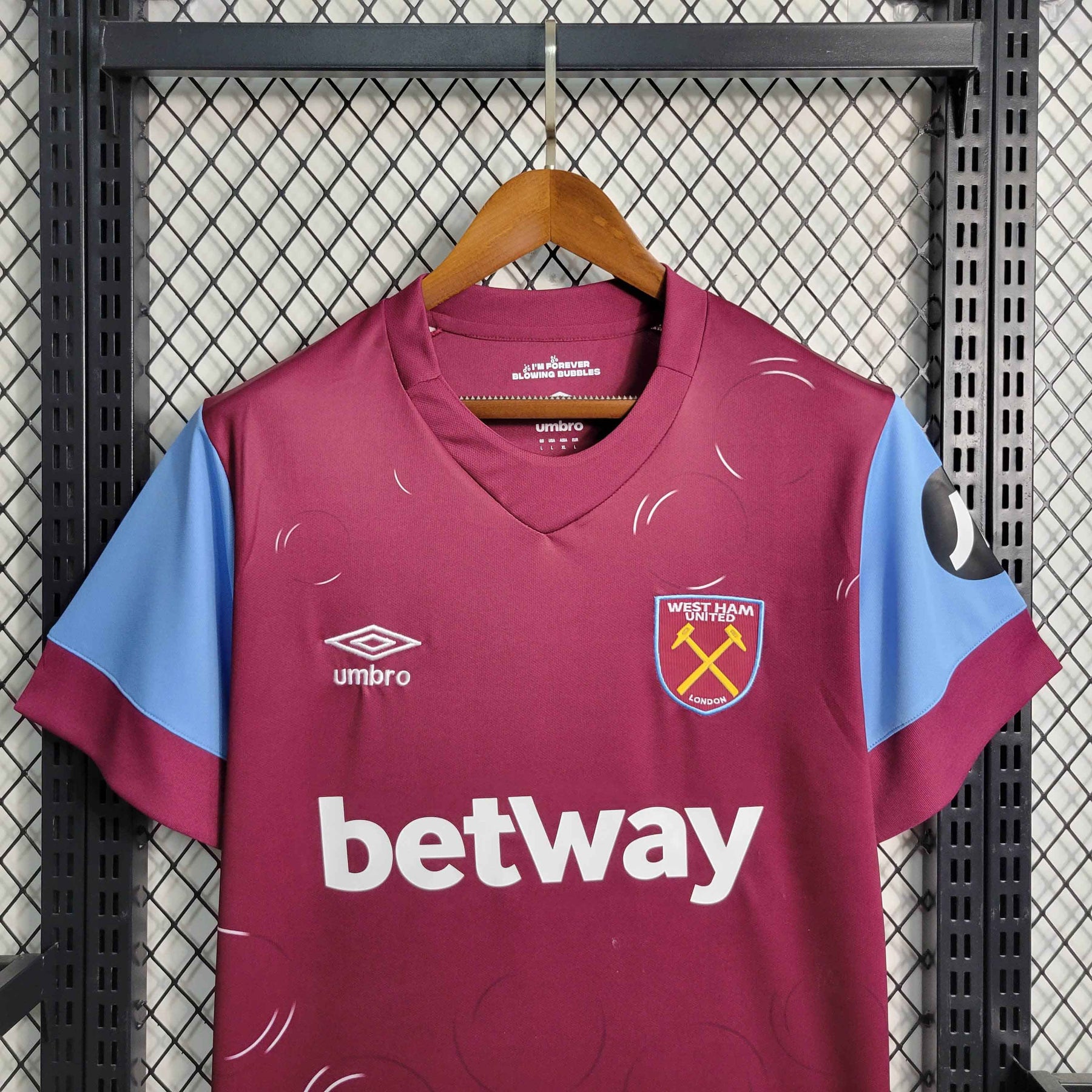 Camisa West Ham Home 2023/24 - Umbro Torcedor Masculina - Bordo/Azul