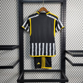 Kit Infantil Juventus Home 2023/24 - Adidas Torcedor - Branca/Preta