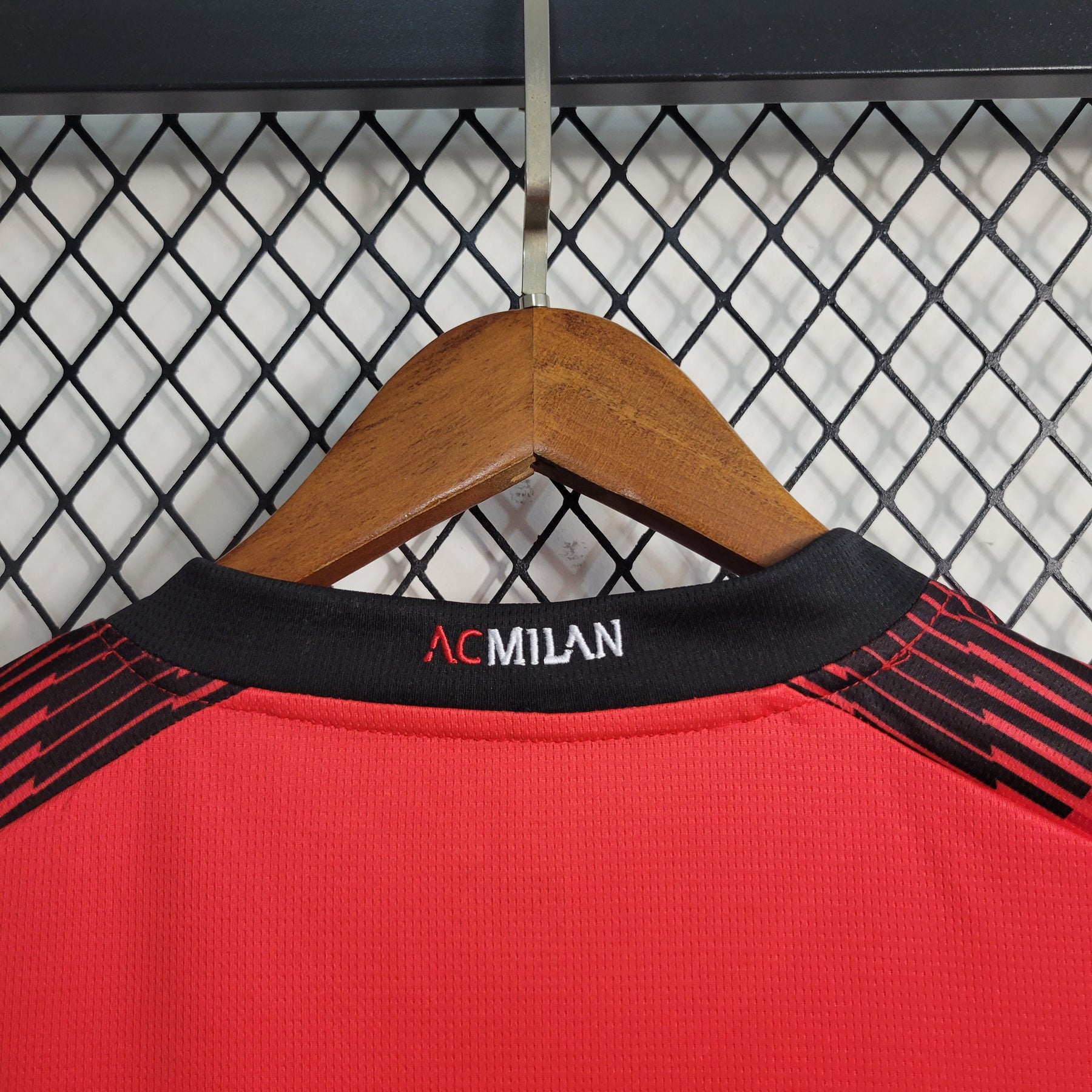 Camisa Milan Home 2023/24 - Puma Torcedor Masculina - Vermelha/Preta