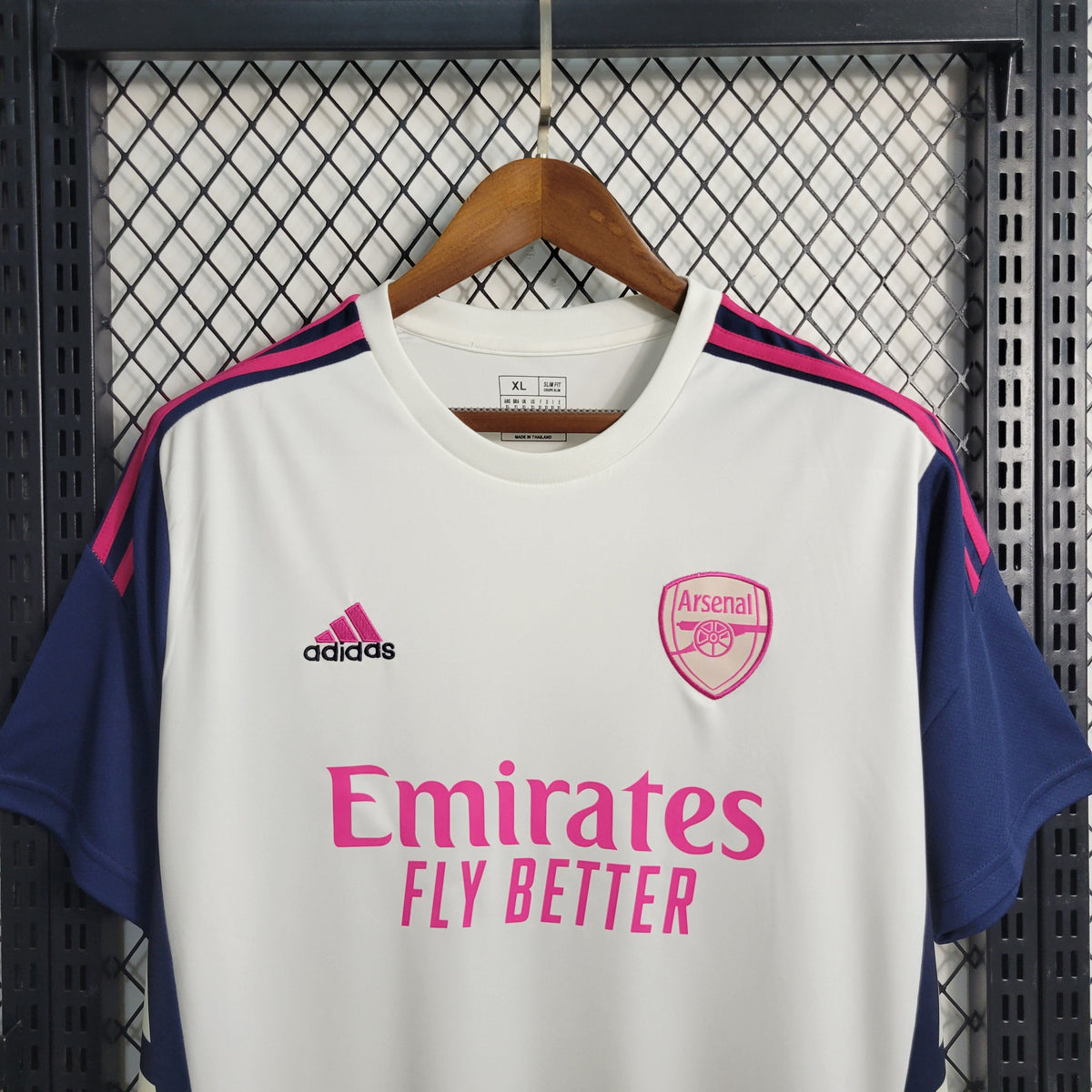 Camisa Arsenal Treino 2023/24 - Adidas Torcedor Masculina - Branca/Rosa