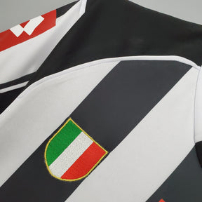 Camisa Juventus Home 2002/03 - Lotto Retrô Masculina - Preta/Branca