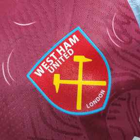 Camisa West Ham Home 2023/24 - Umbro Jogador Masculina - Bordo/Azul