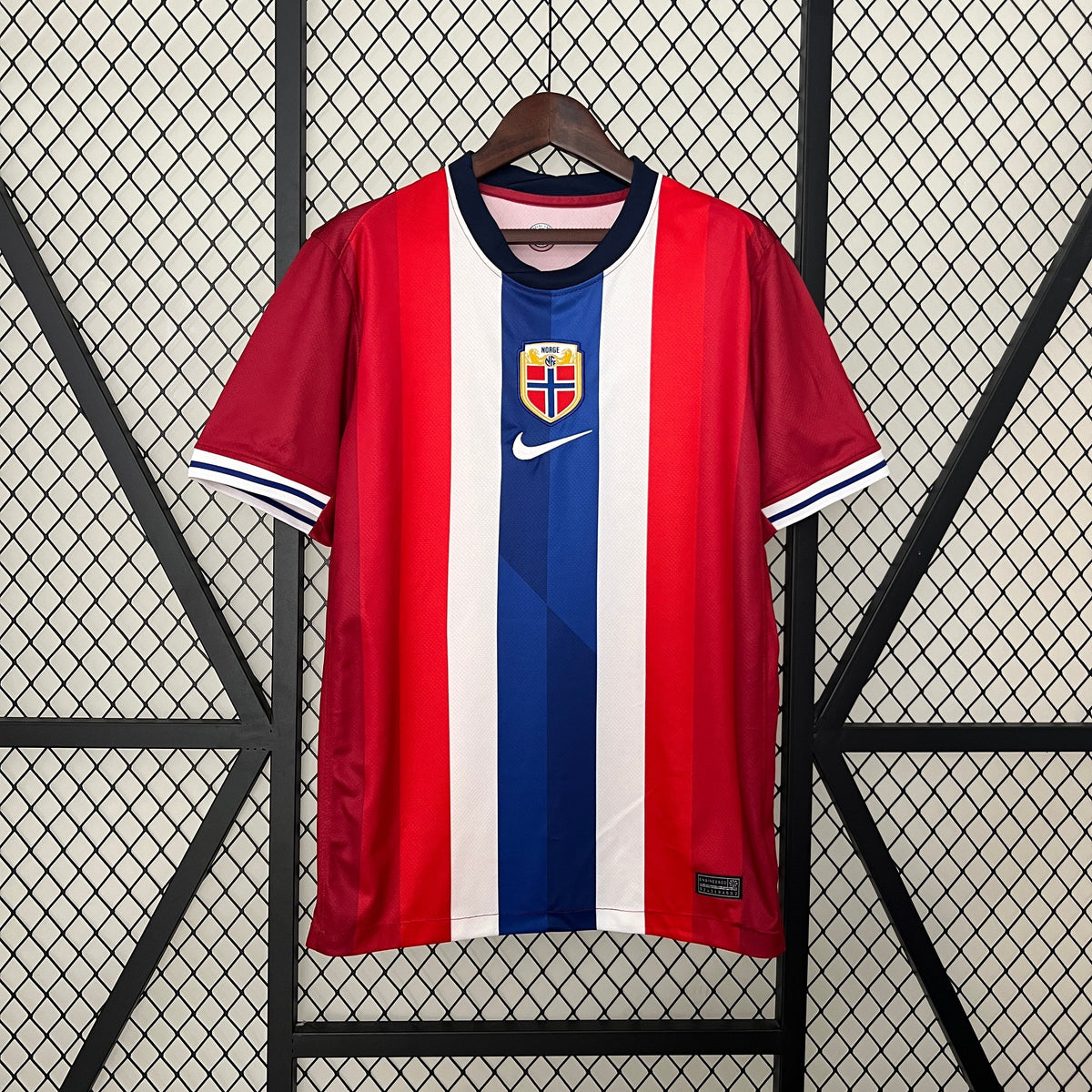 Camisa Seleção Noruega Home 2024/25 - Nike Torcedor Masculina - Vermelha/Branca