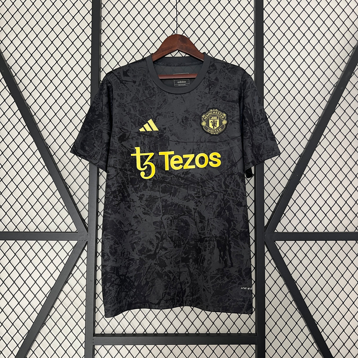 Camisa Manchester United Edição Especial 2024/25 - Adidas Torcedor Masculina - Preta/Amarela