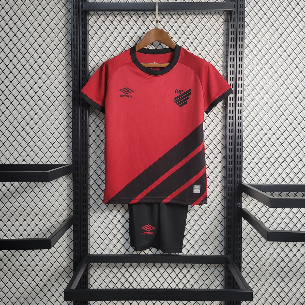 Kit Infantil Athletico Paranaense Home 2023/24 - Umbro Torcedor - Vermelha/Preta